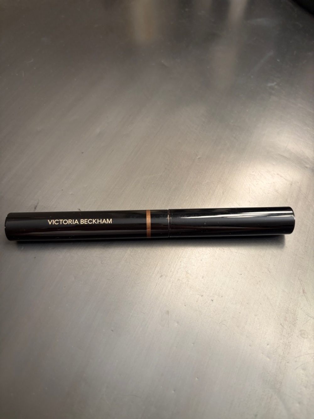 Victoria Beckham Beauty Eye Wear
Longwear Eyeshadow Stick | Caramel - Picture 8 of 12